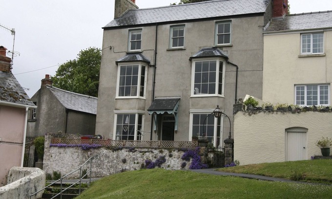 Penally House | Large Family House In Penally, Pembrokeshire, Wales