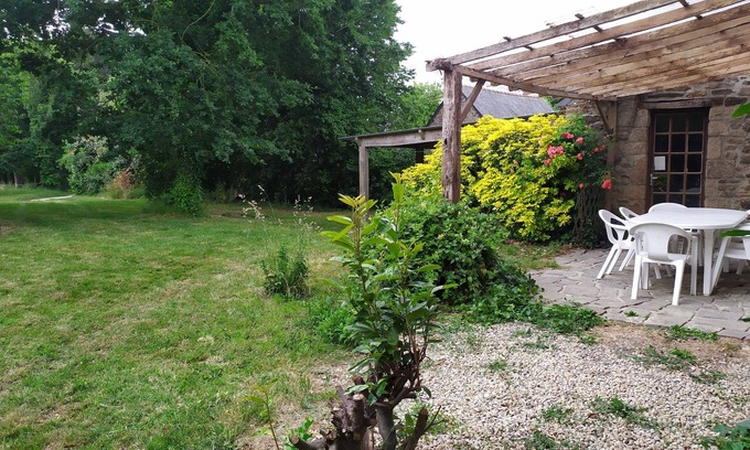 Pledeliac House | Large farmhouse in the countryside, quiet and cosy