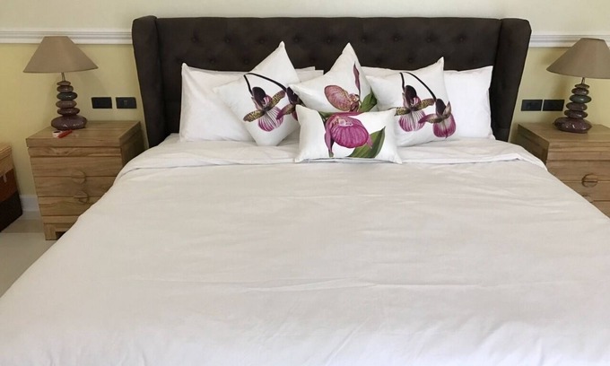 Khlong Ton Sai Condo | Large Luxury Riverside Penthouse. 5 Star hotel area, close to Skytrain,