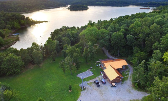 Falls of Rough House | Large Lakefront Home on Rough River Lake Sleeps 23