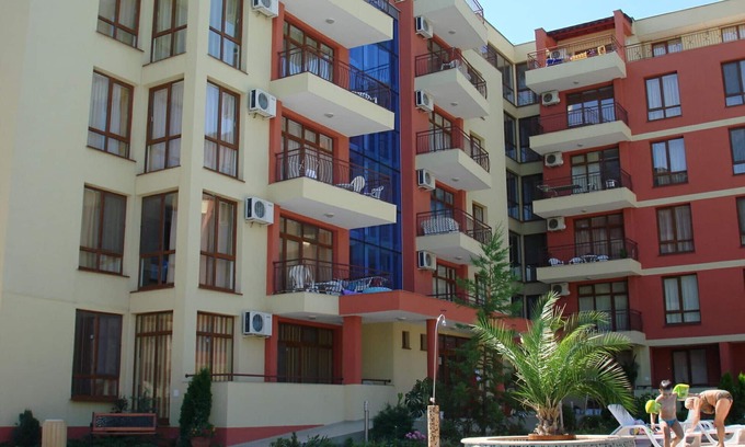 Sunny Beach Apartment | Large luxury apartment in a highly sought after 4 star complex within 5 minutes