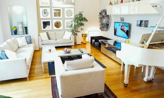 Vrsovice Villa | Large luxury villa in central Prague