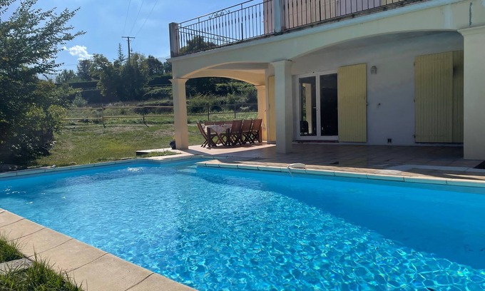 Fuilla Villa | Large Modern Villa with Private Swimming Pool & Panoramic Mountain Views, WIFI