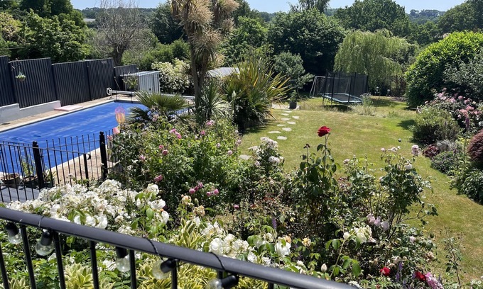 Wimborne House | Large outstanding house, 20 mins from the beach with gardens, pool & hot tub