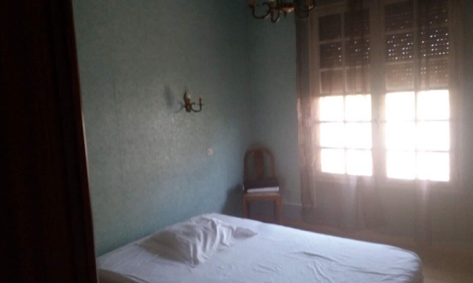 Blagnac Villa | Large villa with garden terrace