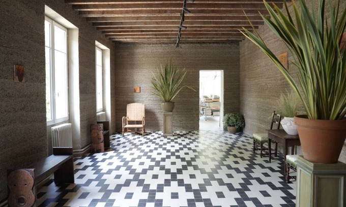 Le Val-Saint-Germain Hotel | L’Auberge Renovated Hemp Inn - Creative Residence