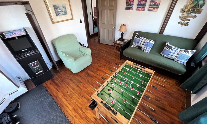 Plymouth Apartment | Launch your next adventure from here: plenty of beds, plenty of parking, plenty of fun