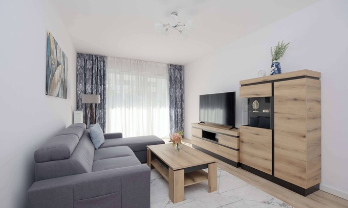 Warsaw Apartment | Lazurowa 15A | Warsaw | Charming Apartment | Parking Space | Garden