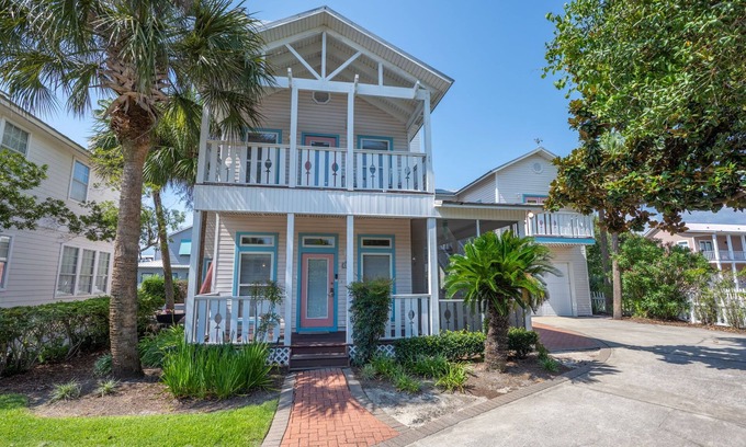 Crystal Shores House | Lazy Magnolia | by Salt Water Vacations