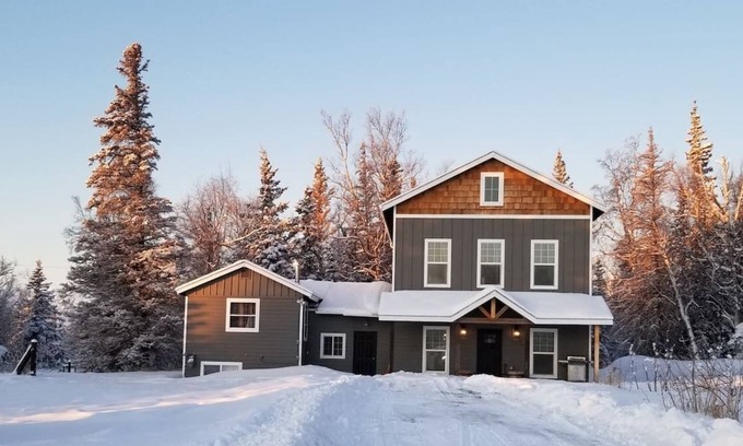 Palmer House | Lazy Mountain Getaway