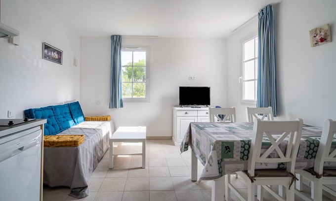 Cabries Apartment | Le Balina - One Bedroom Apartment, Sleeps 4