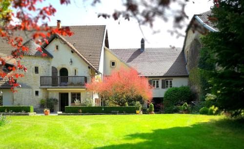 Sancey-le-Grand House | Le Cadran Solaire Romance classé 3 étoiles et 3 clés