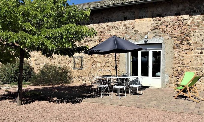 Fleurie House | Le Carcan - Fleurie - Gîte