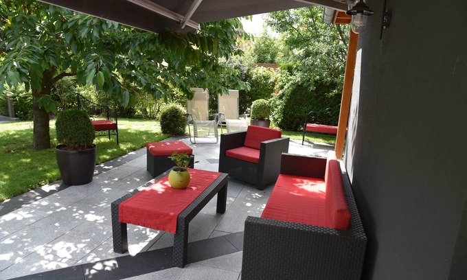 Kaysersberg House | Le Cerisier: superb comfortable property with air-conditioned rooms and garden.