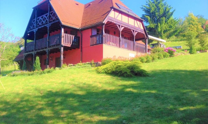 Albe House | Le chalet - Les terrasses d'Albé - grande maison au pied du vignoble, calme - terrasse - parking gratuit