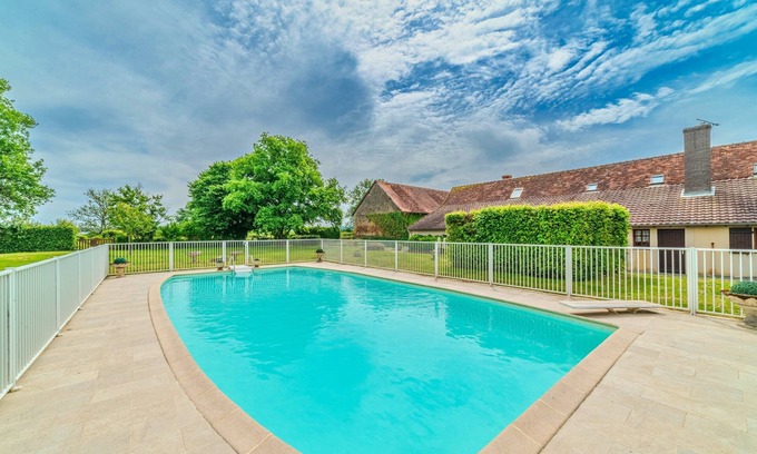Gueugnon House | Le Clos de Villecourt - Piscine Privée
