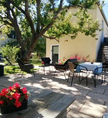 Saint-Aubin-Les-Elbeuf Apartment | Le Clos des Feugrais - Calme & Confort