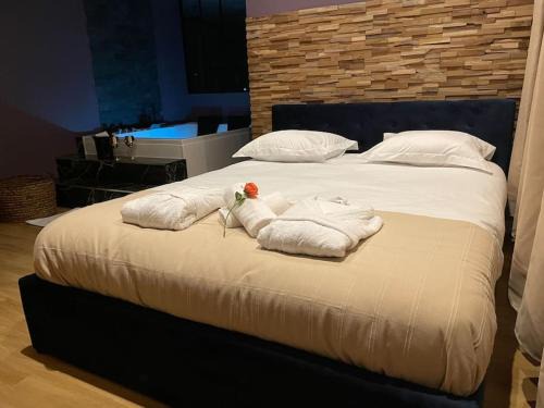 Bonnieres-sur-Seine Apartment | Le Cocon des Granges - Suite Sauna Jaccuzi SPA