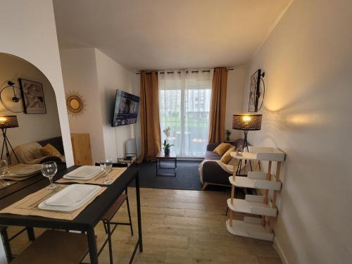 Cergy Apartment | Le Cocon Urbain - Centre-Ville - Proche Gare