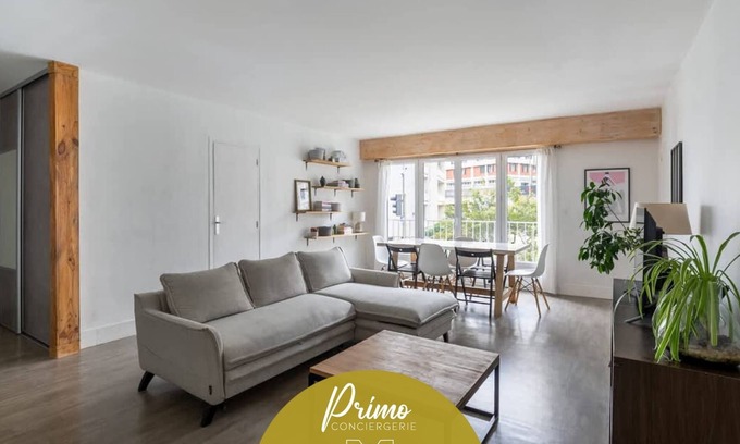 Sevres Apartment | Le Colombier - Balcony, Parking, Seine Musicale