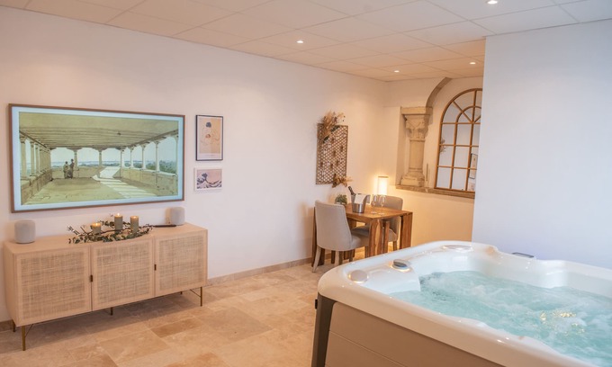 Vezins House | Le Couvent des Cordelières SPA/Jacuzzi option