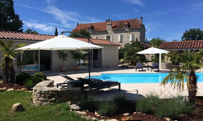 Saint-Jean-de-Laur Bed & Breakfast | Le Couvent