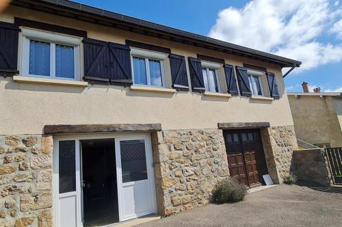 Saint-Jean-Soleymieux Apartment | Le Cruzillou