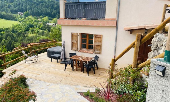 Guillaumes Apartment | Le gîte de château vieux