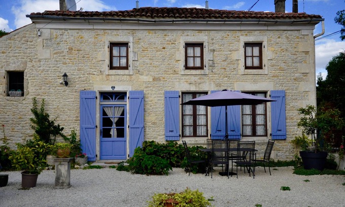 Nere House | Le Manoir @ Chez Fins Bois