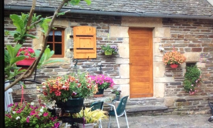 Le Bleymard House | "Le Mas d'Hillaire" 2 people in Saint Jean du Bleymard