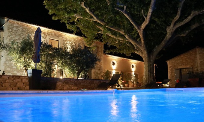 Noves Bed & Breakfast | Le Mas de Nonin - Chambres d'hotes