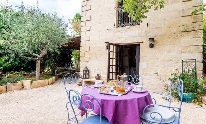 Uzes House | Le Mazet Authentique à Uzès, Clim, Piscine, Jardin, Wifi, Ideal Couple
