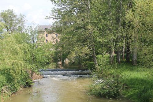 Cercy-la-Tour Bed & Breakfast | Le Moulin Chevillon