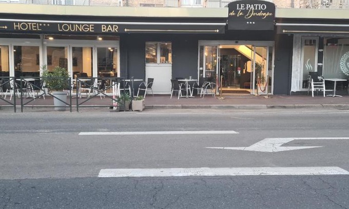 Quartier Saint-Martin Hotel | Le Patio De La Dordogne