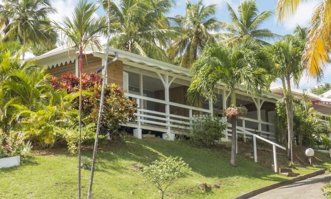 Sainte-Marie House | LE PETIT PARADIS VILLA T2Bis SEA VIEW, POOL, BEACH 200m