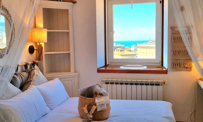 Citta Nuova-Barriera Nuova-San Vito-Citta Vecchia Apartment | Le Petit Phare : in old town and sea view