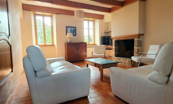 Montsurvent House | Le Presbytère Proche de la mer