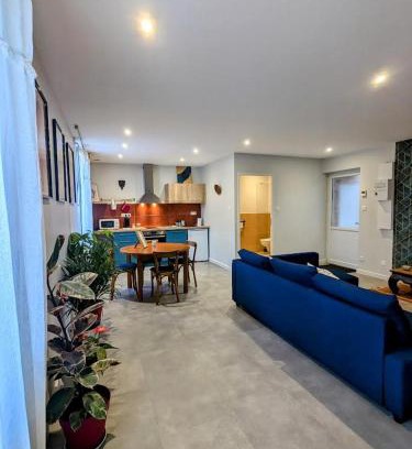 Riorges Apartment | Le Riad, sauna & jacuzzi