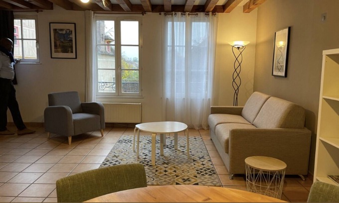 Auxerre Apartment | Le Saint-Nicolas-Apartment-Signature-Ensuite-City view