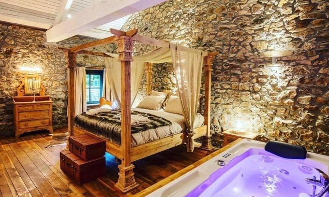 Harre Bed & Breakfast | Le Sanglier Amoureux