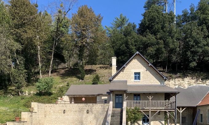 Cravant-les-Coteaux Cottage | Le Trianon du château de Sonnay, near Chinon : Gîte 4* for 6