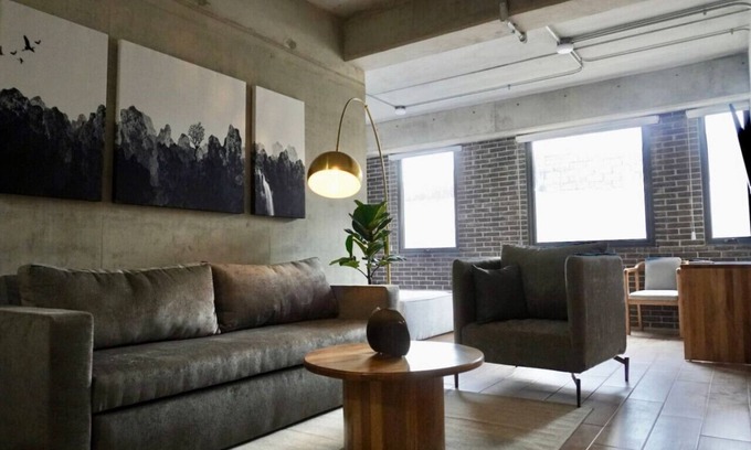 Zona Minerva Apartment | LEF 208 American Zone