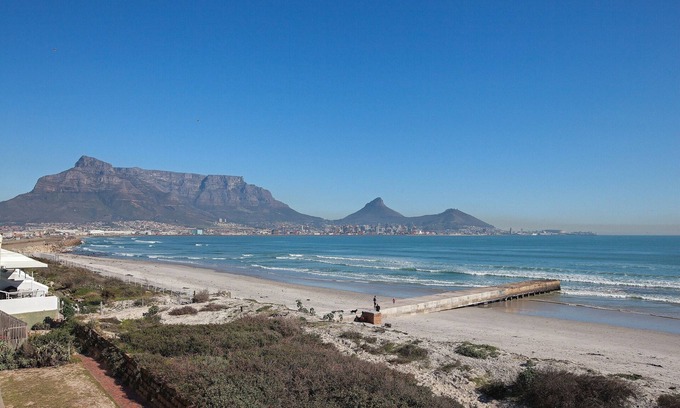 Lagoon Beach Apartment | Leisure Bay 306 by CTHA