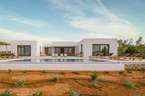 Foinikounta Villa | Lemon Hill Villa/Landmark Hosting