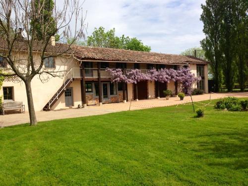Saint-Jean-de-Thurigneux Bed & Breakfast | Les Barelles