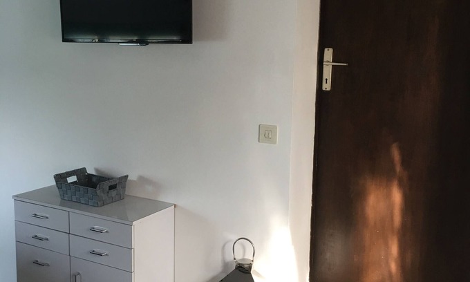 Saint-Denis-de-Pile House | Les Gîtes de la Lombrière