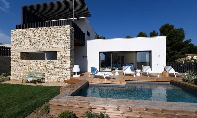 Villeneuve-les-Avignon Villa | Les Loges en Provence "Villa Ventoux"