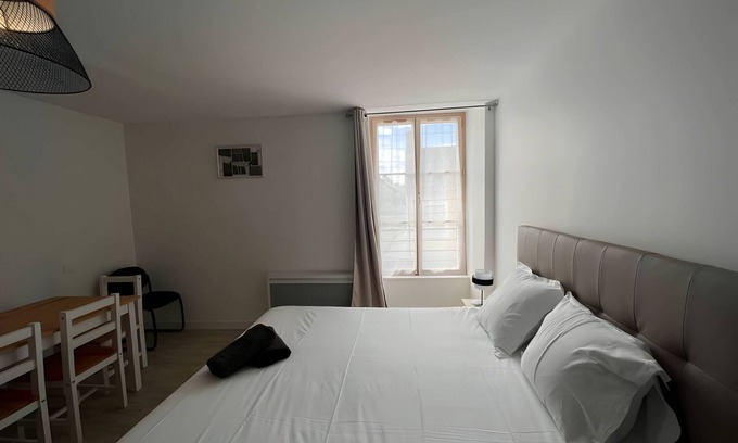 Ballon-Saint-Mars Apartment | Les Orchidées - Campagne - 2p - Rêve au Mans