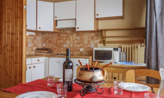 Le Lavachet Apartment | Les Pistes (Lavachet) by Interhome