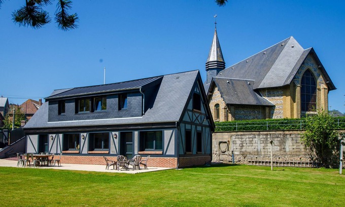 Pourville-sur-Mer Ski Chalet | Les Rescapés, Large garden 50 metres from the sea